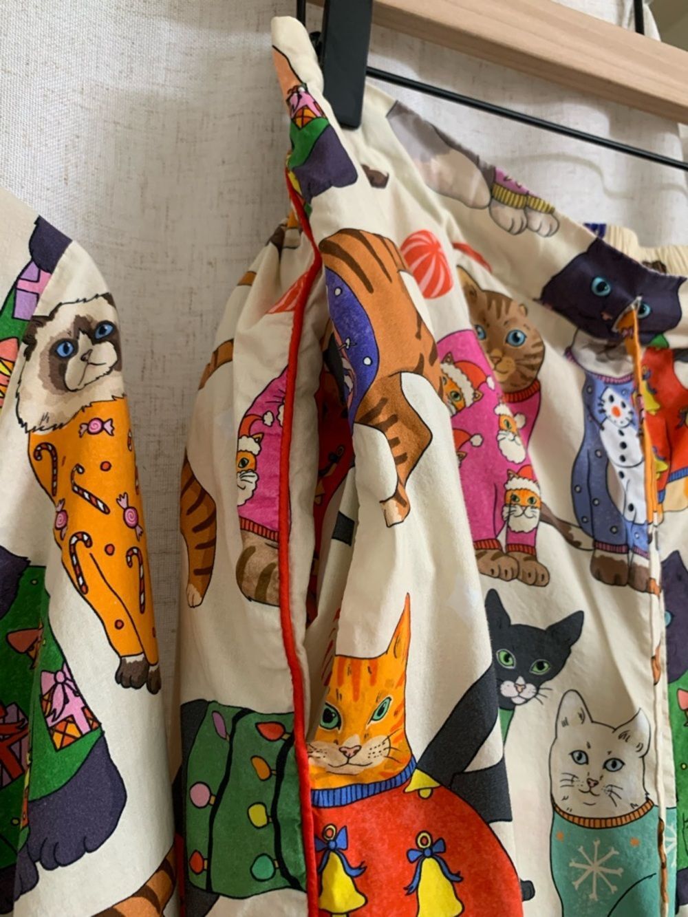 Karen Mabon Christmas Cats in Jumpers Organic Cotton Cream Cat Pajama Set - Picture 10 of 13